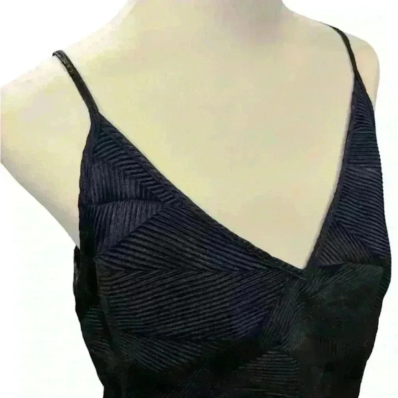 Floret by Anthropology Women’s Textured Spaghetti Strap Tank Top Size Large - Picture 3 of 6